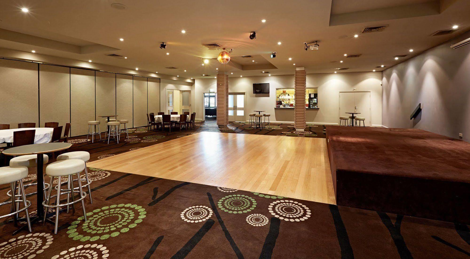 Nightcap At Waltzing Matilda Hotel Springvale Exterior photo