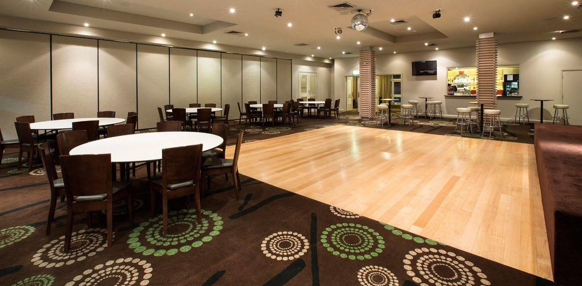 Nightcap At Waltzing Matilda Hotel Springvale Exterior photo