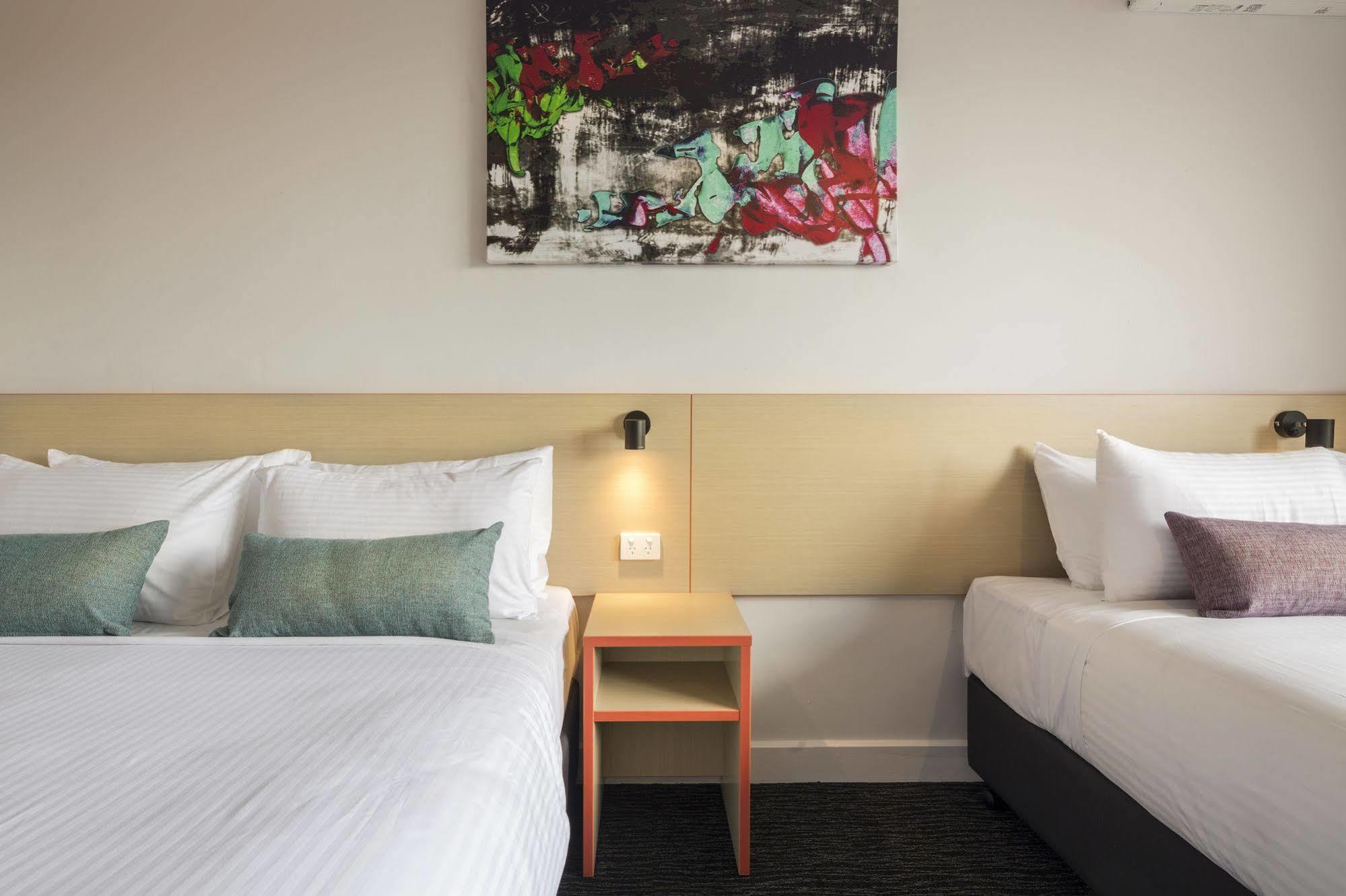 Nightcap At Waltzing Matilda Hotel Springvale Exterior photo